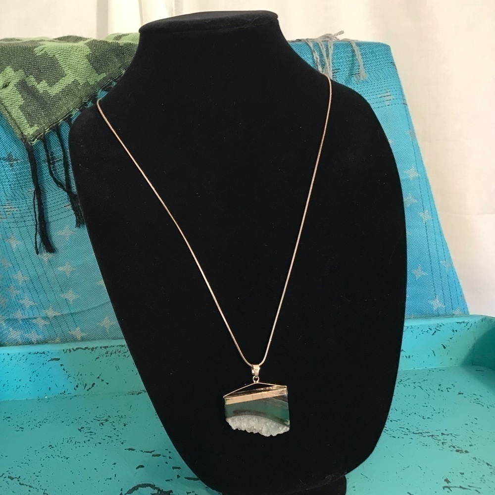 Chrysoprase and gold accent necklace